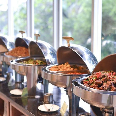 Whiz Prime Hotel Pajajaran Bogor Esterno foto