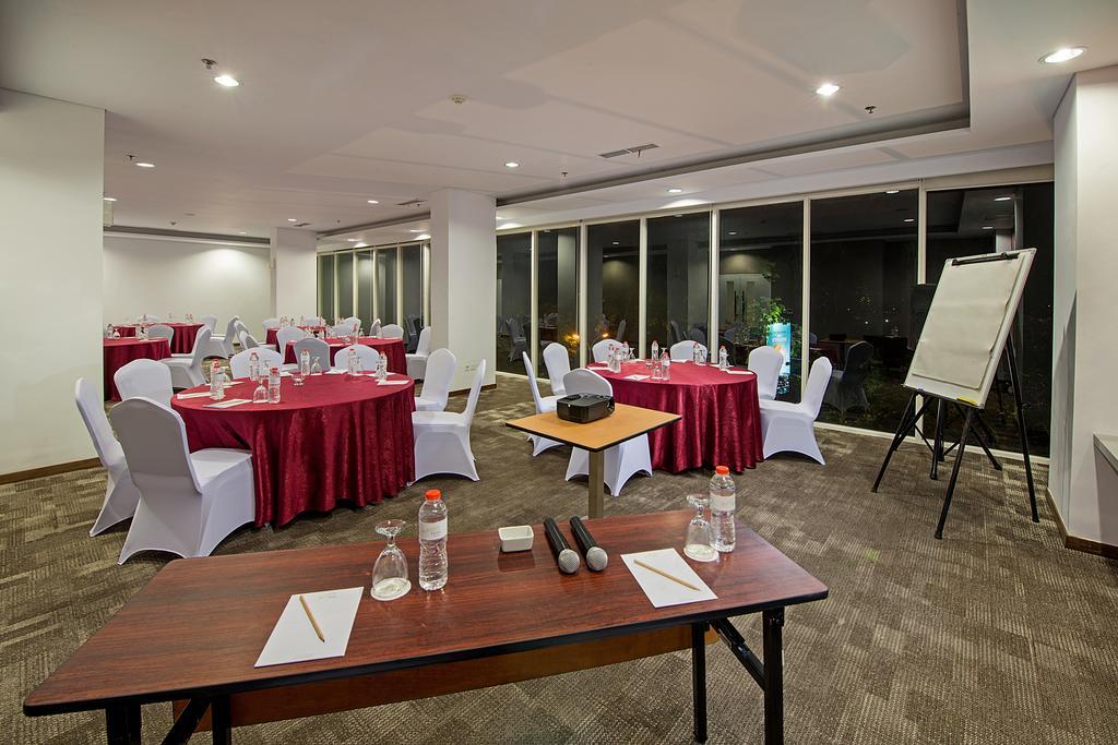 Whiz Prime Hotel Pajajaran Bogor Esterno foto
