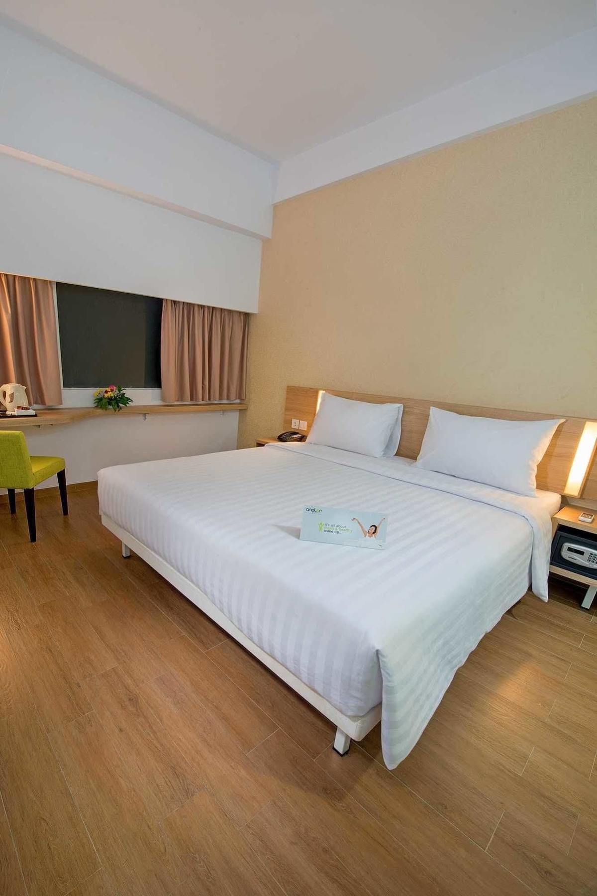 Whiz Prime Hotel Pajajaran Bogor Esterno foto