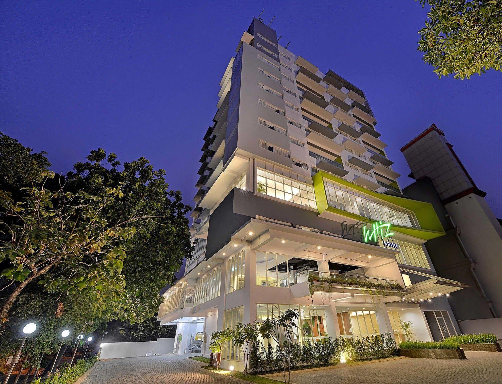 Whiz Prime Hotel Pajajaran Bogor Esterno foto