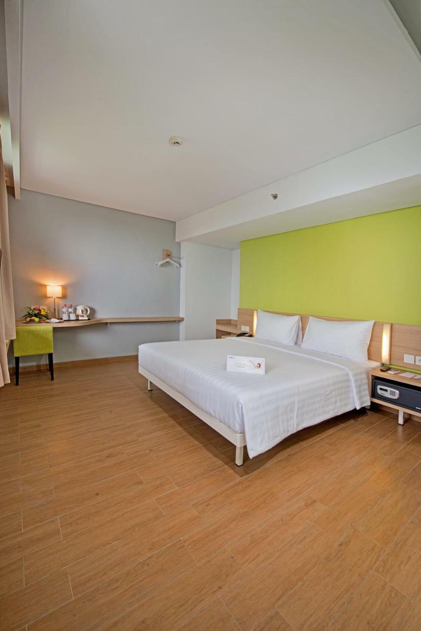 Whiz Prime Hotel Pajajaran Bogor Esterno foto