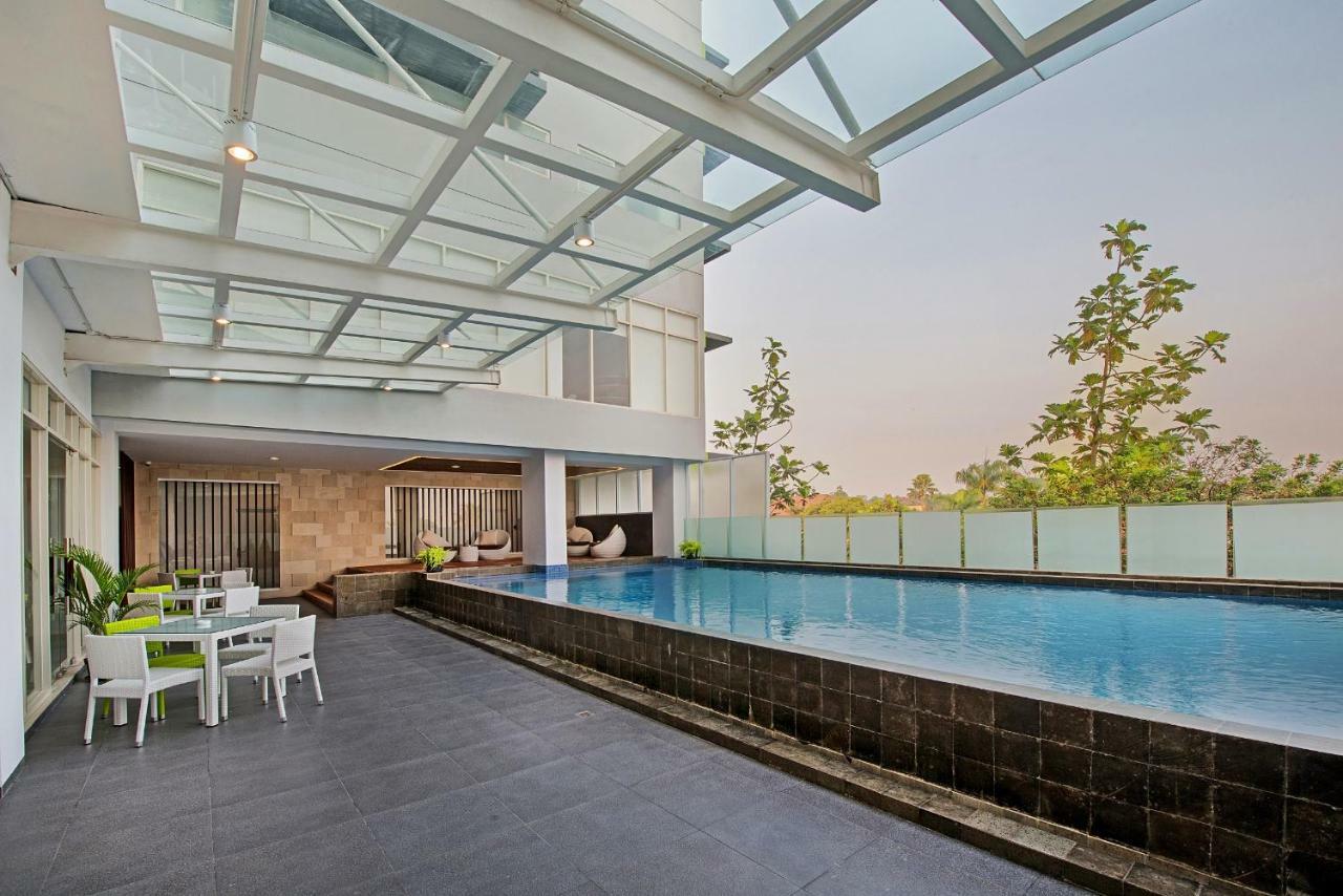Whiz Prime Hotel Pajajaran Bogor Esterno foto